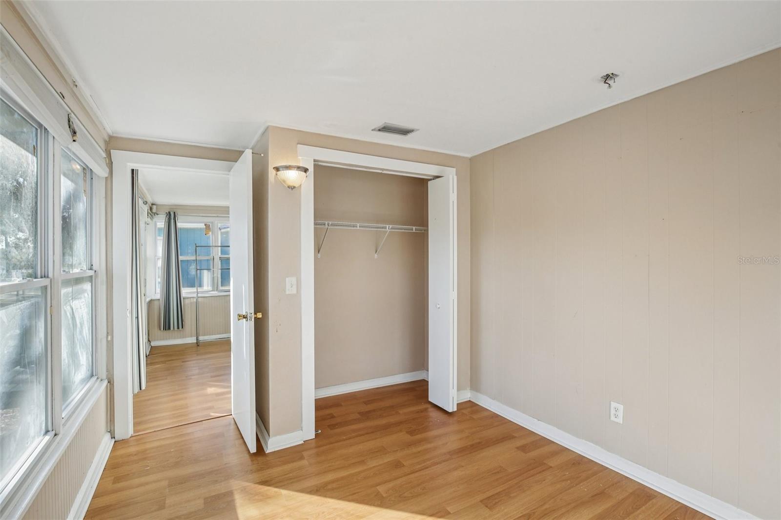 Image 25 of 41 For 2334 25th Avenue S