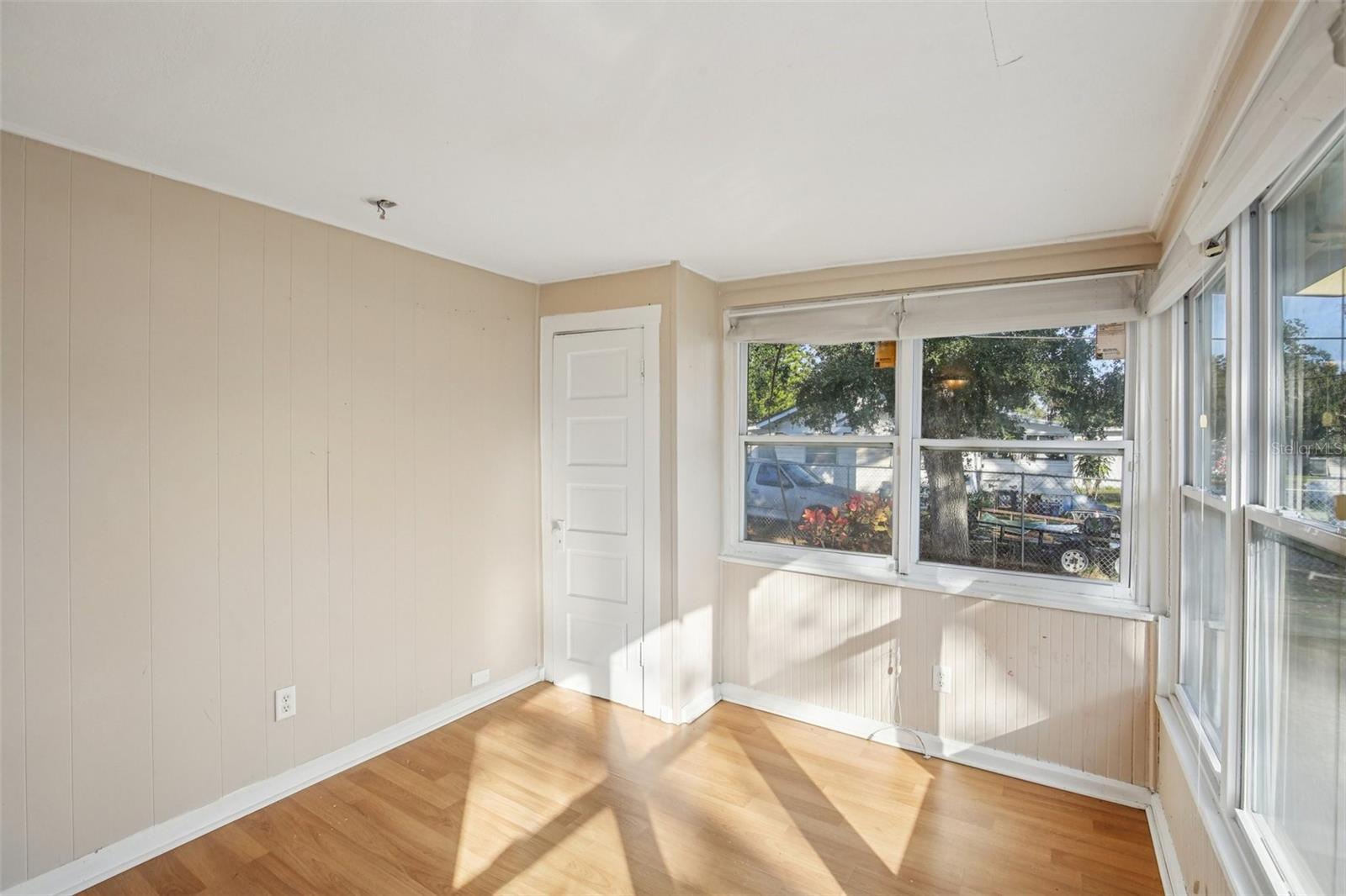 Image 26 of 41 For 2334 25th Avenue S