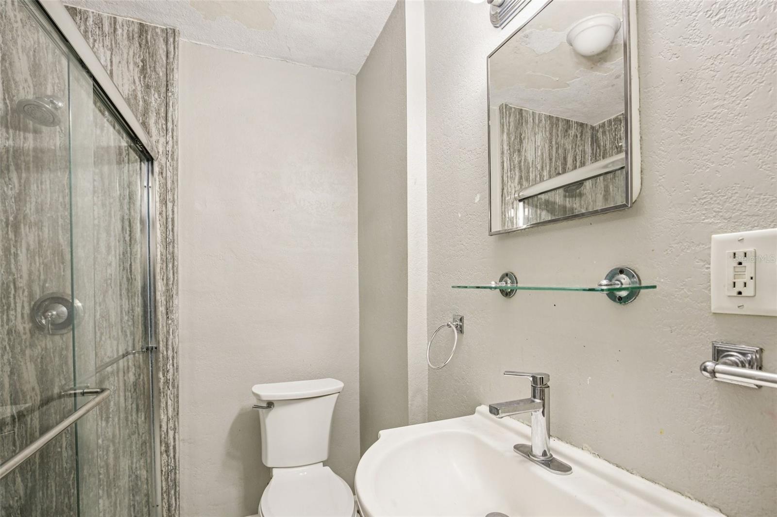 Image 27 of 41 For 2334 25th Avenue S