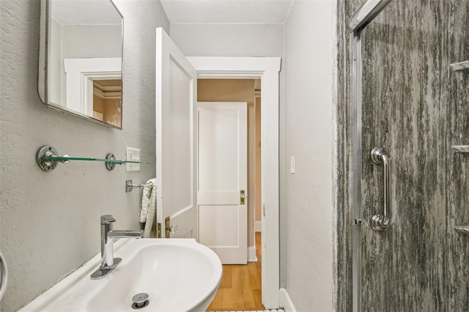 Image 28 of 41 For 2334 25th Avenue S