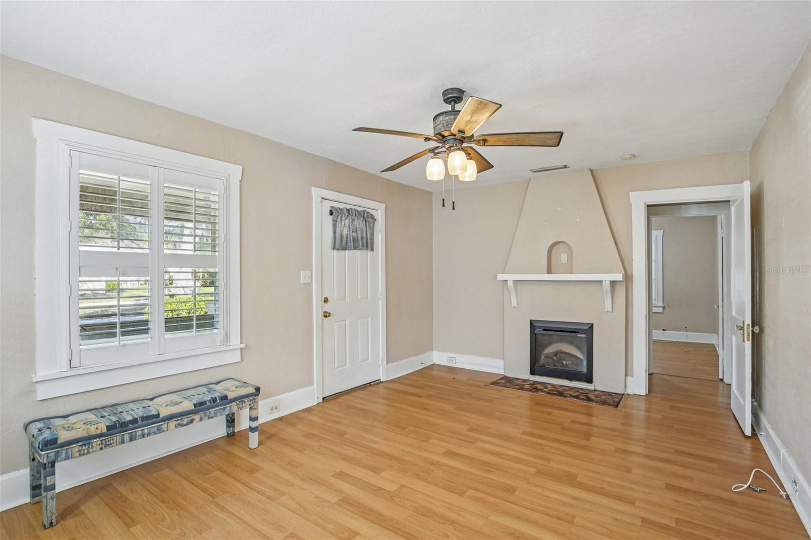 Image 8 of 41 For 2334 25th Avenue S