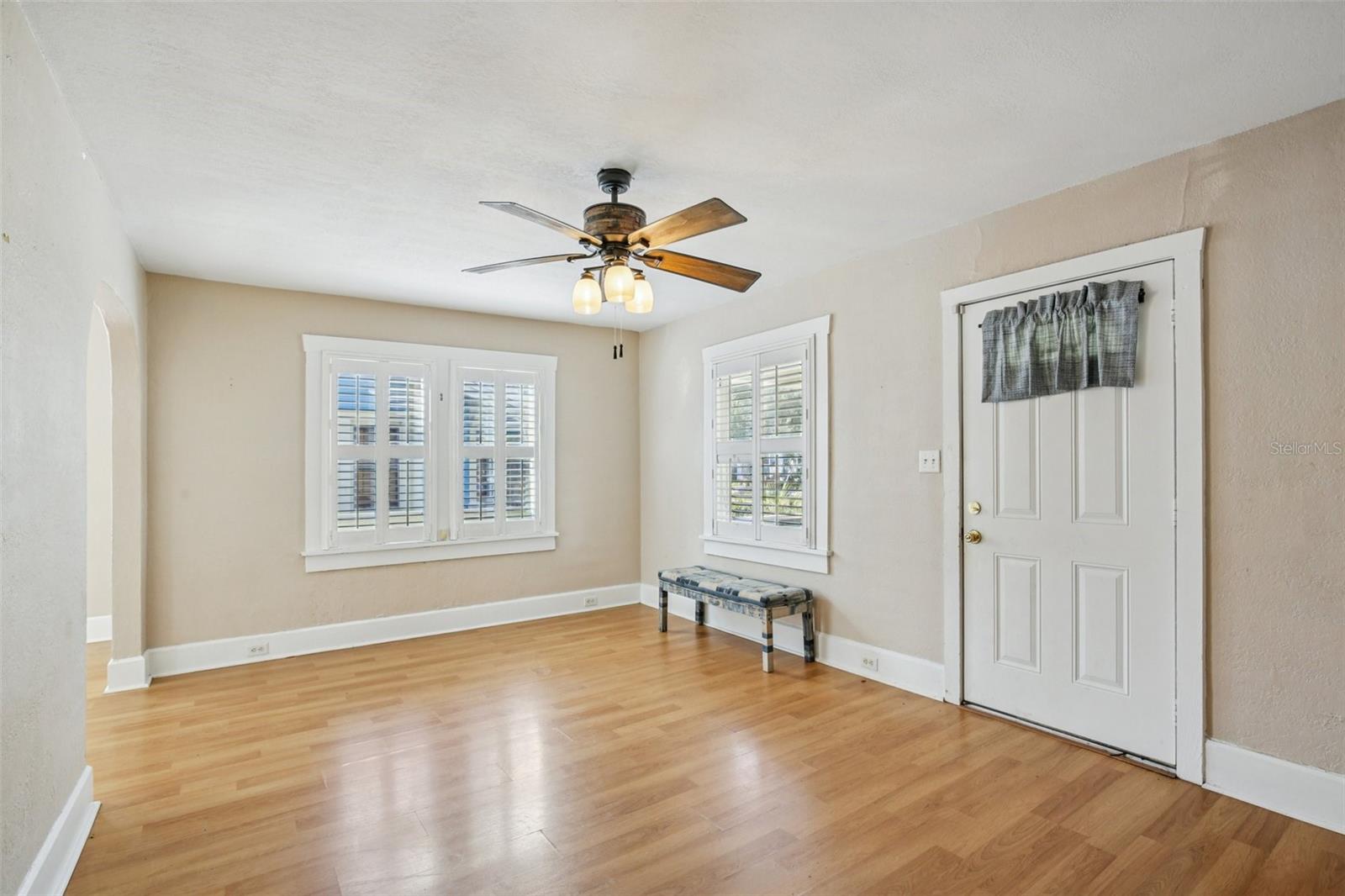 Image 9 of 41 For 2334 25th Avenue S