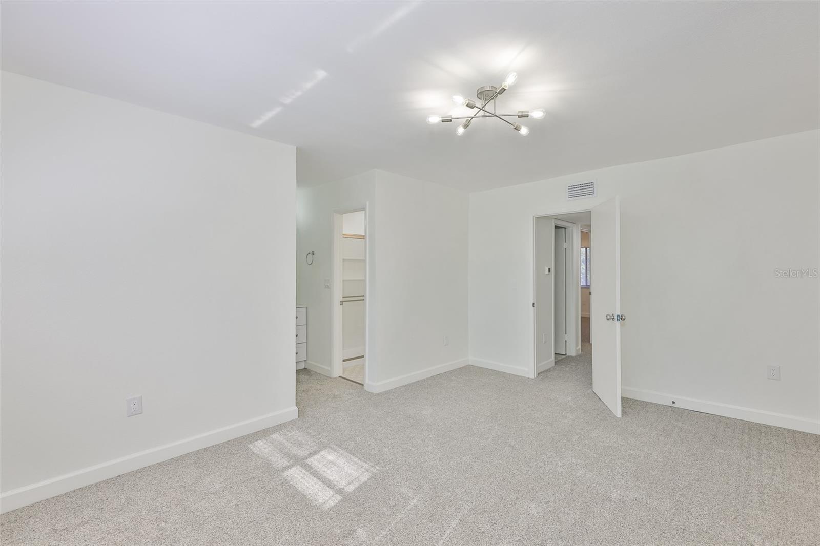 Image 13 of 42 For 1620 58th Avenue S 6