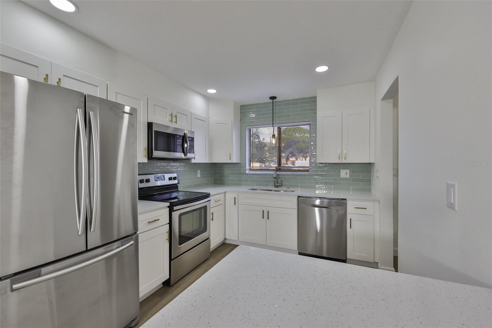 Image 5 of 42 For 1620 58th Avenue S 6