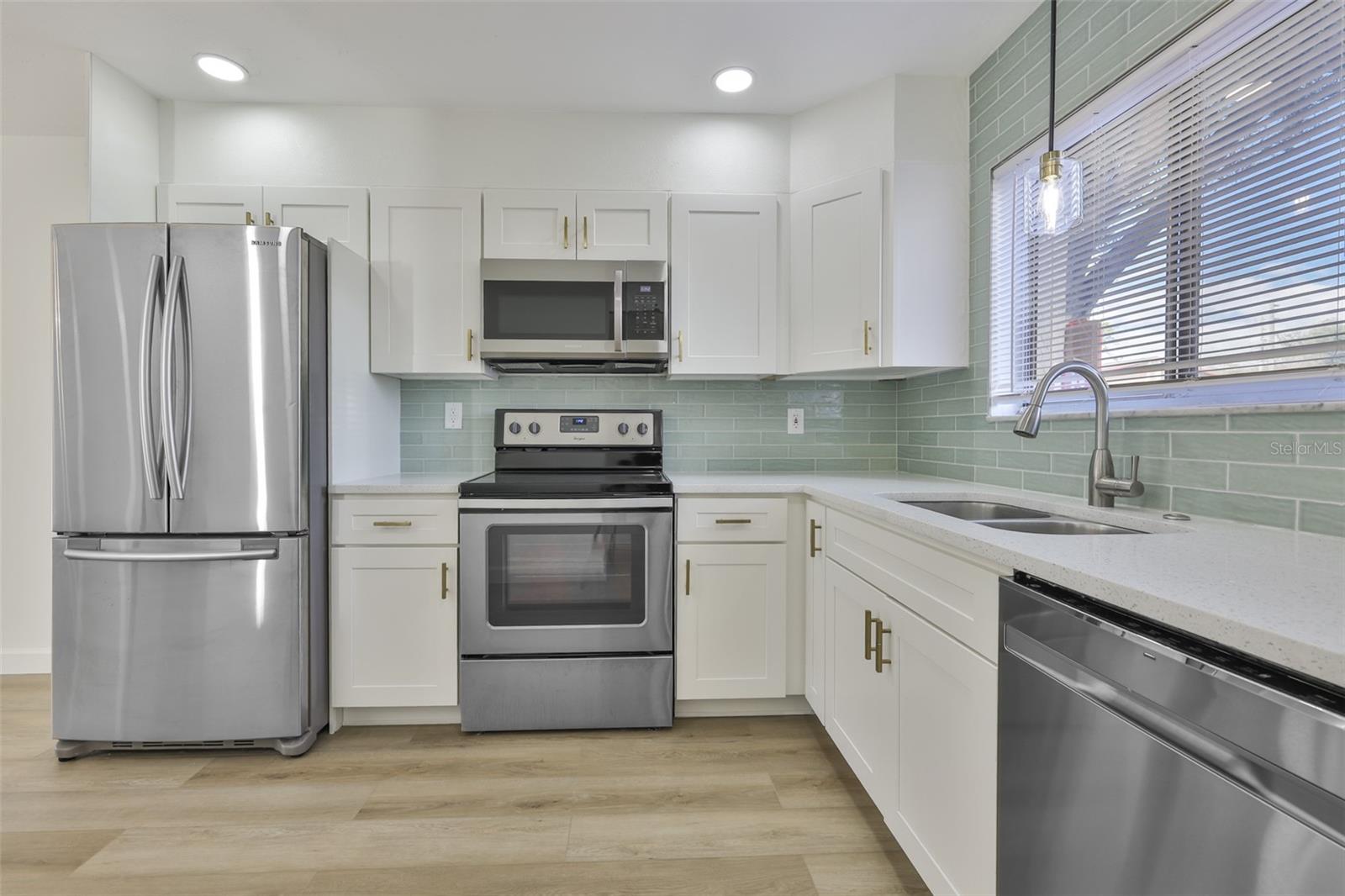 Image 6 of 42 For 1620 58th Avenue S 6