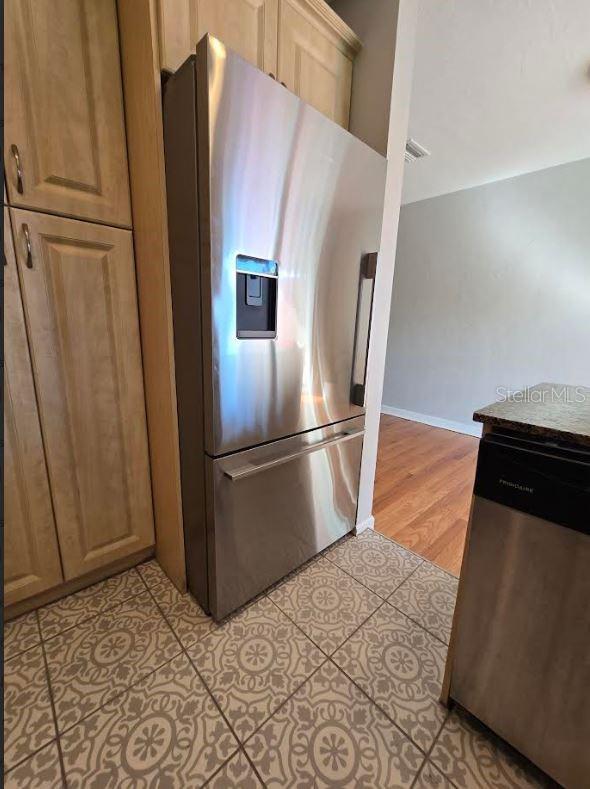 Image 9 of 19 For 265 Mateo Way Ne