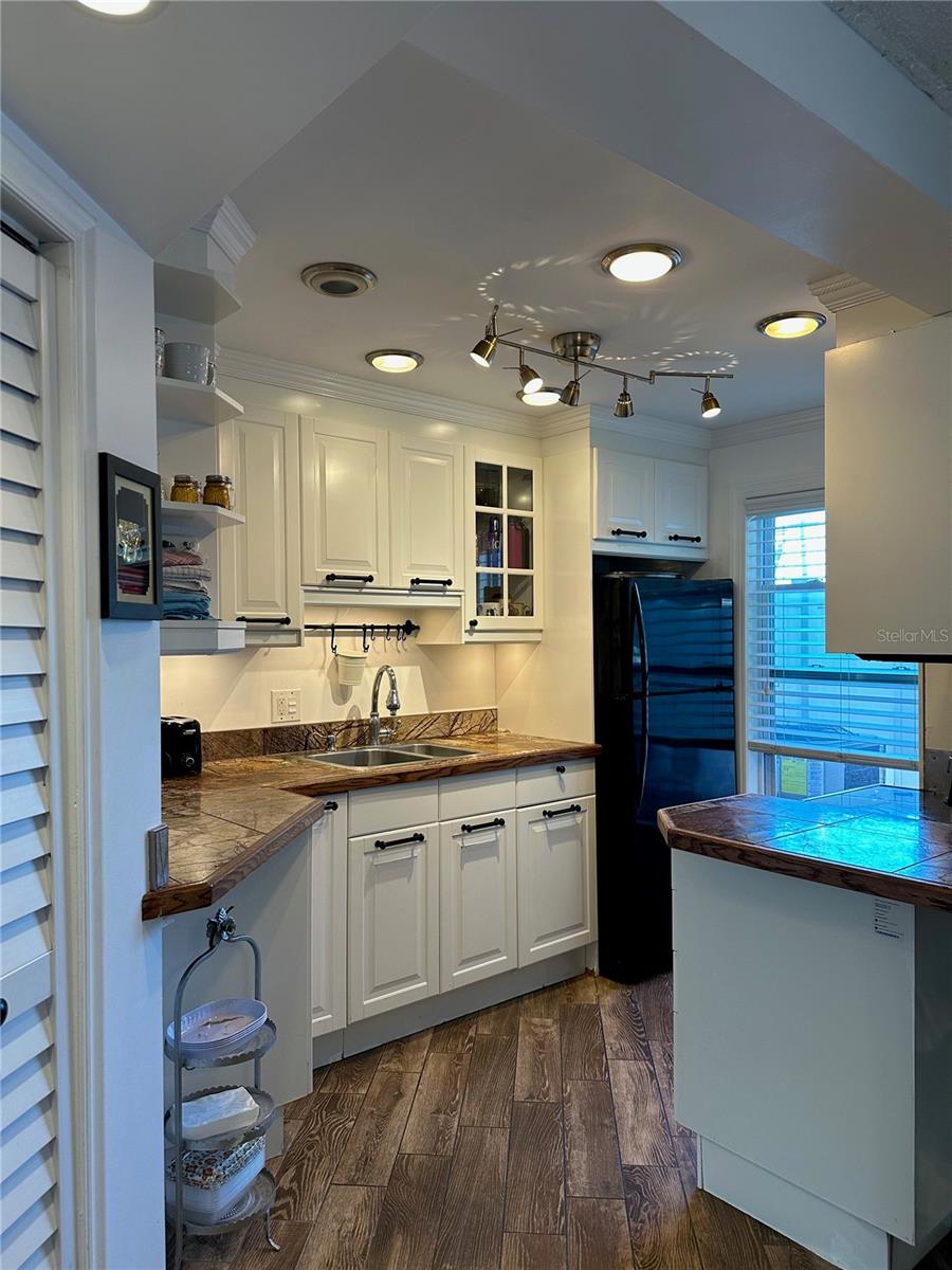 Image 2 of 23 For 1799 Highland Avenue 44