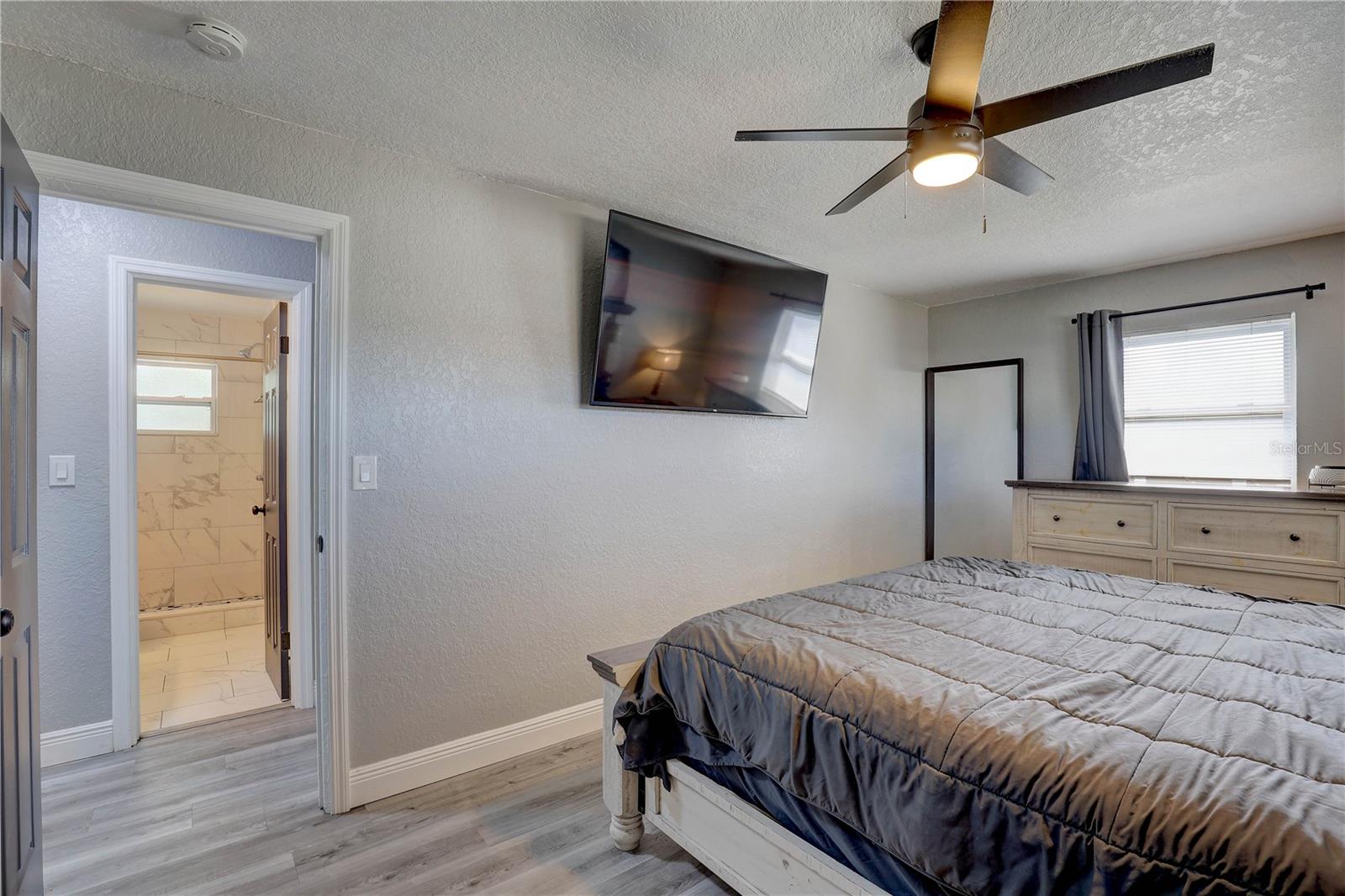 Image 13 of 36 For 8201 Ridge Road