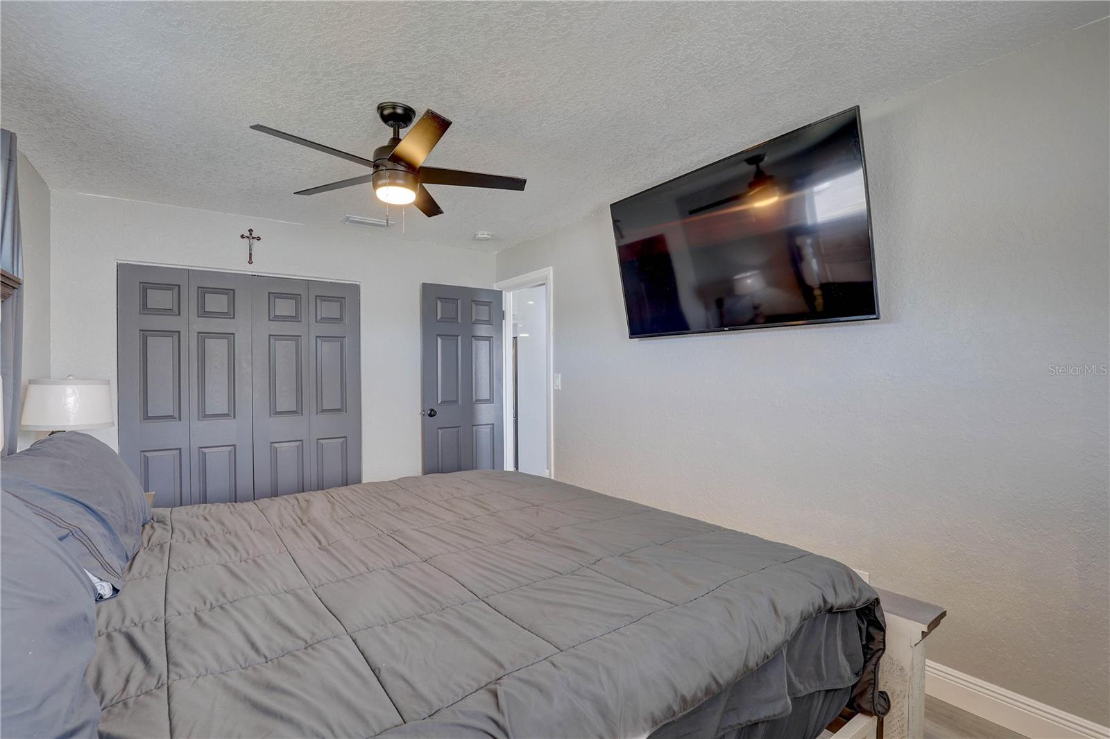 Image 15 of 36 For 8201 Ridge Road