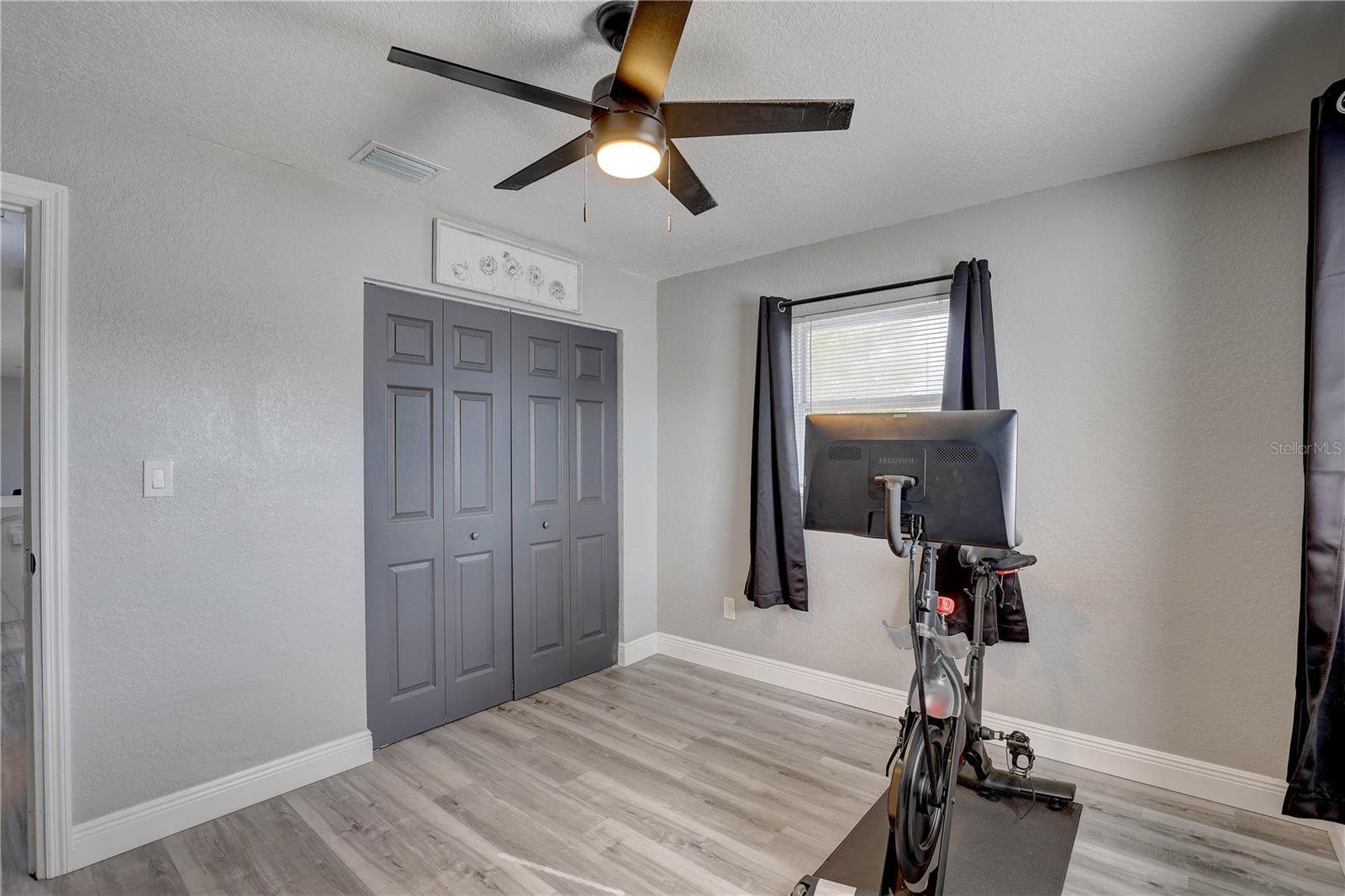 Image 18 of 36 For 8201 Ridge Road