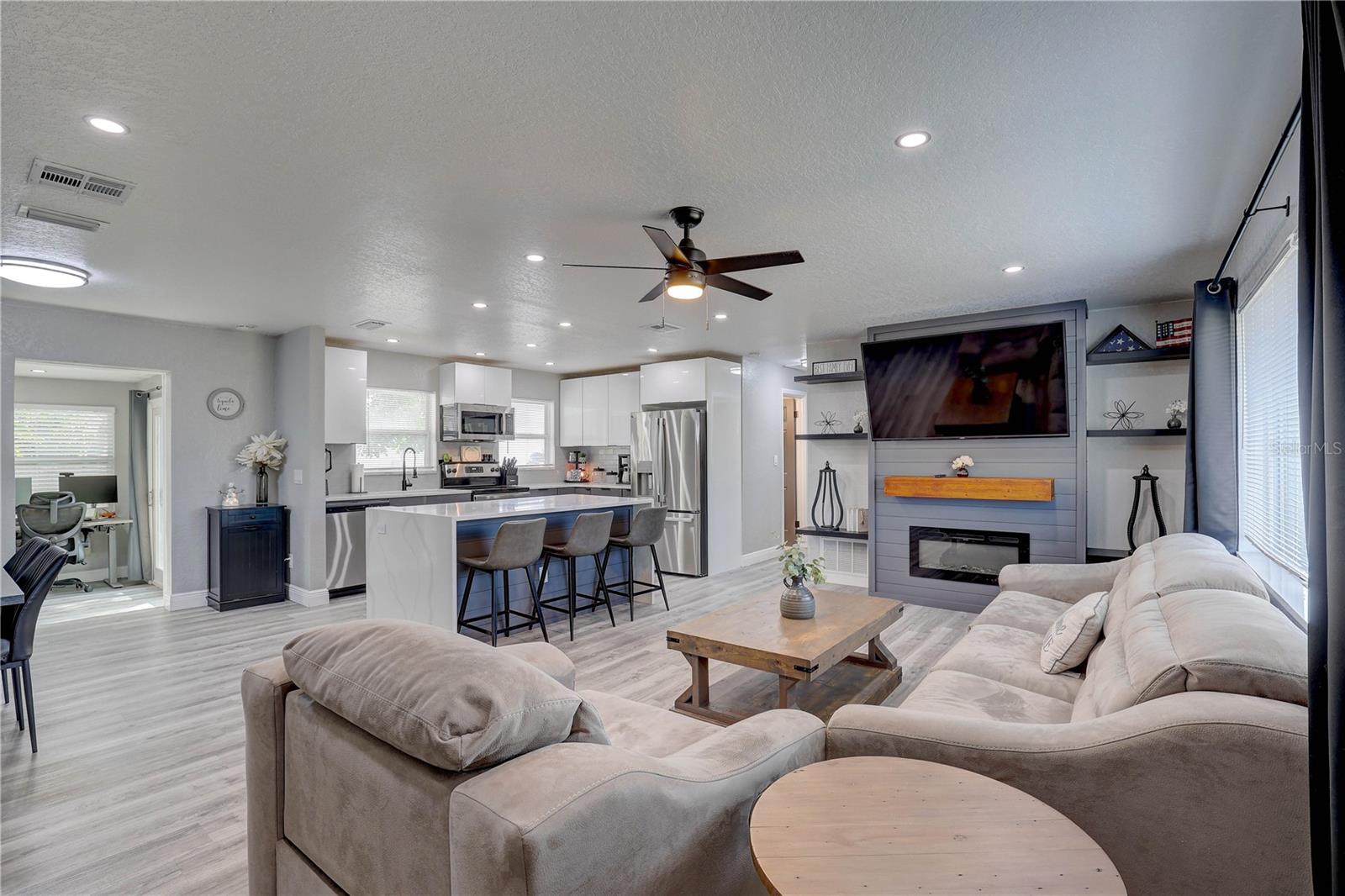 Image 3 of 36 For 8201 Ridge Road