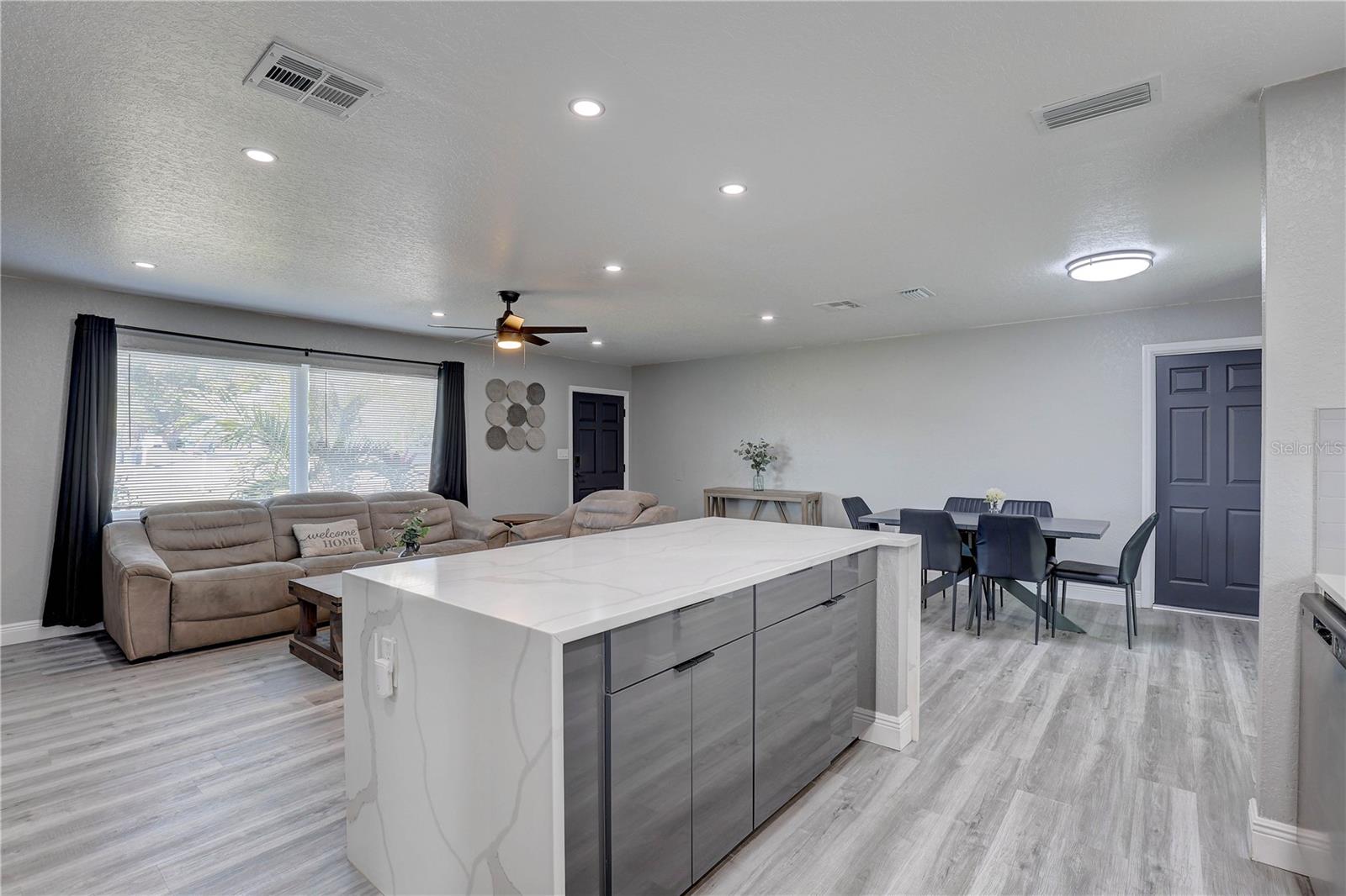 Image 7 of 36 For 8201 Ridge Road