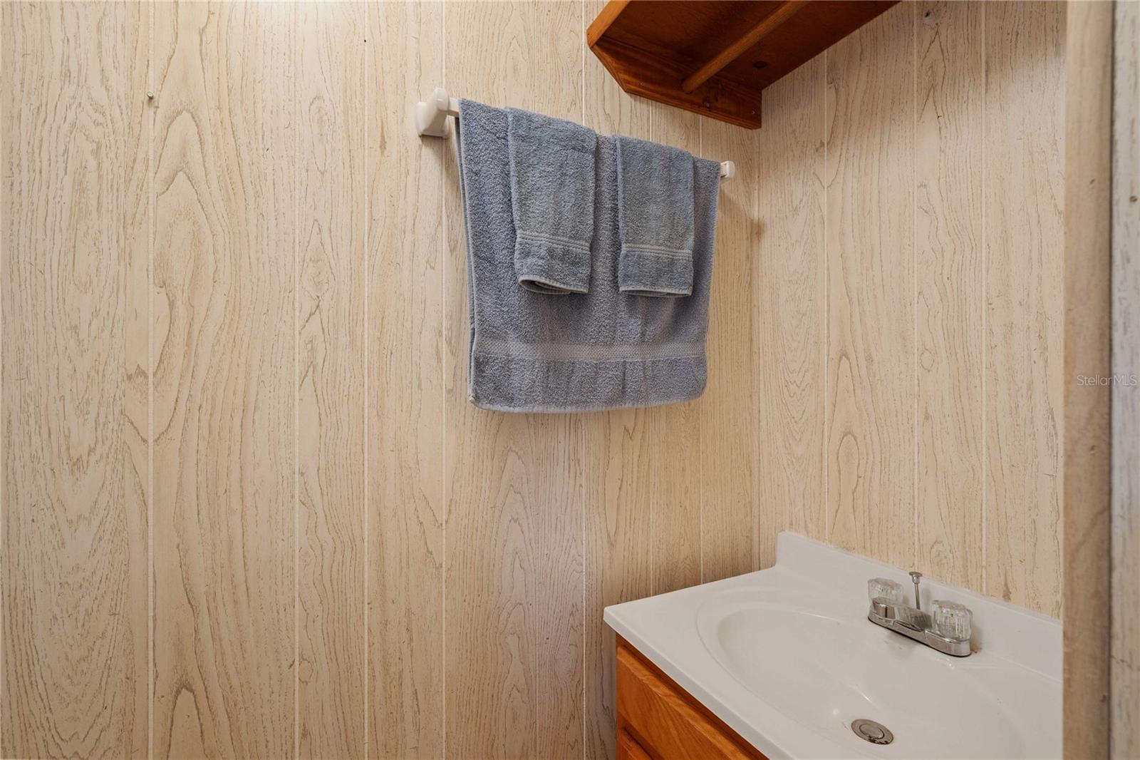 Listing photo id 10 for 5339 Jo Street