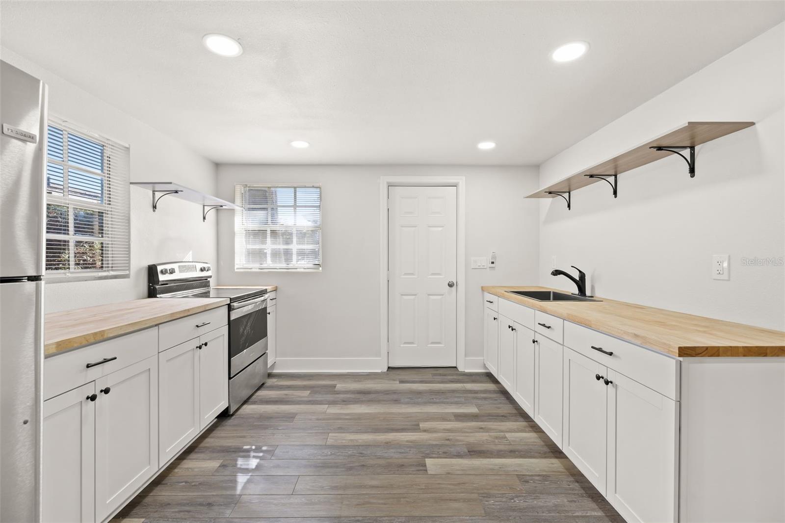 Image 3 of 11 For 3817 Bay To Bay Boulevard B