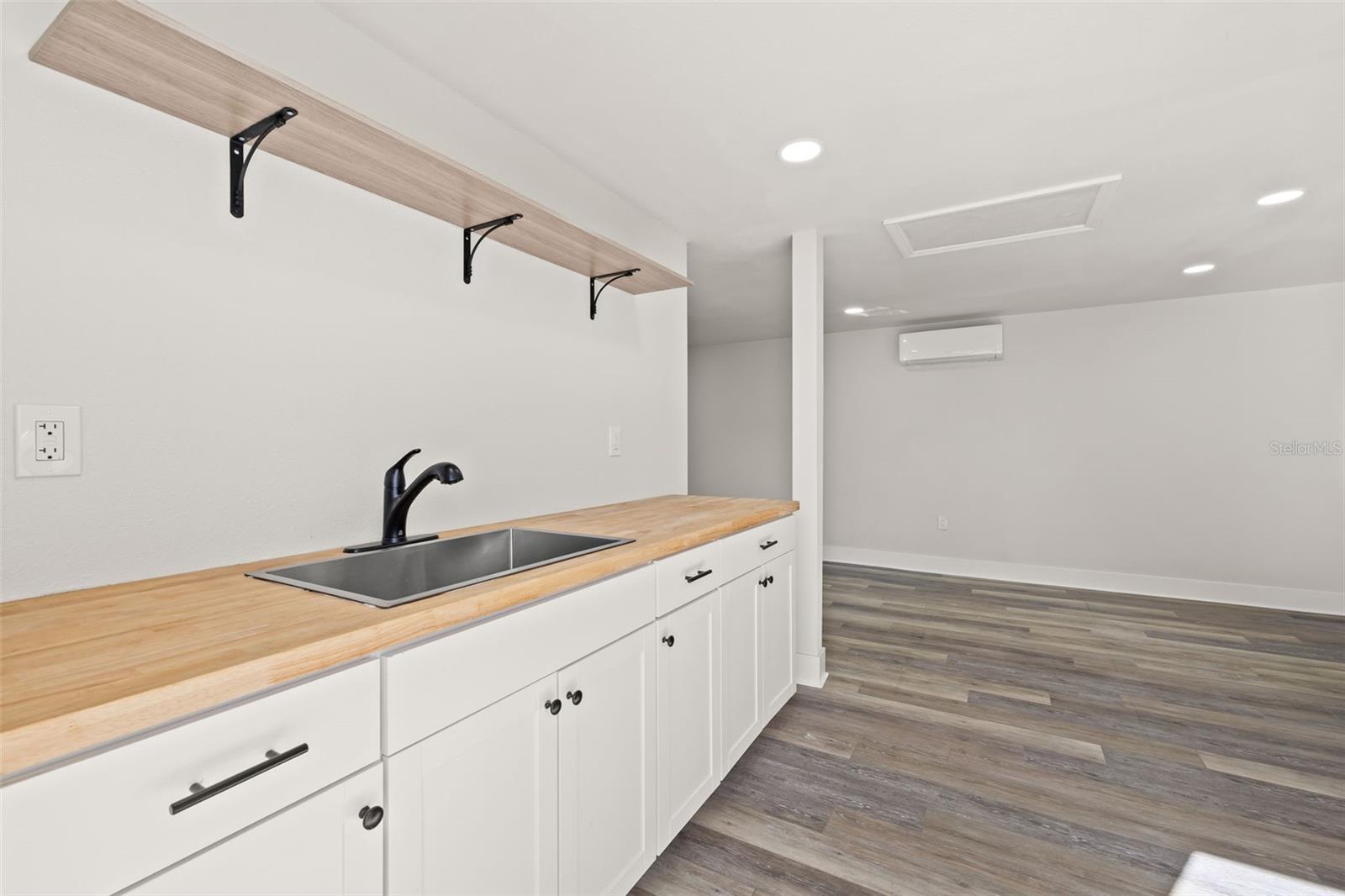 Image 5 of 11 For 3817 Bay To Bay Boulevard B