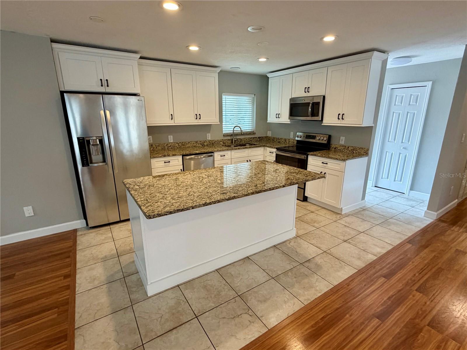 Image 6 of 20 For 13772 80th Avenue