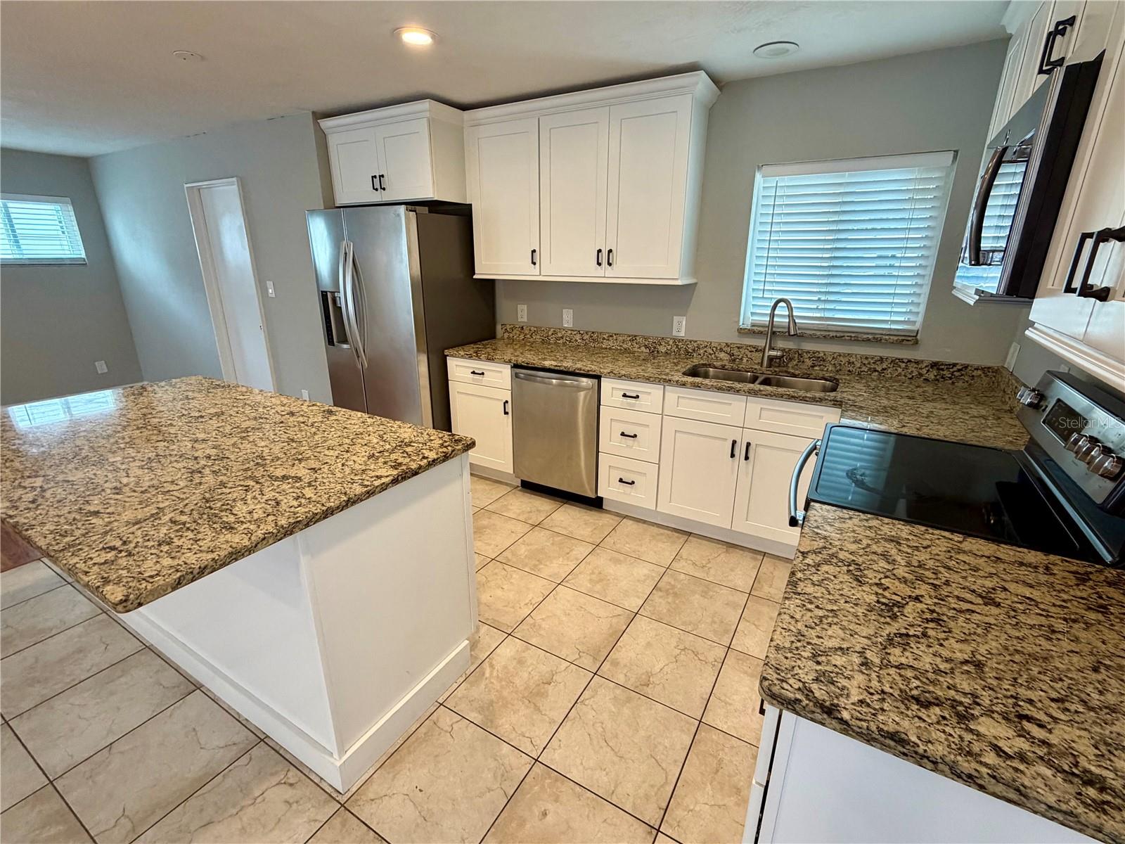 Image 7 of 20 For 13772 80th Avenue