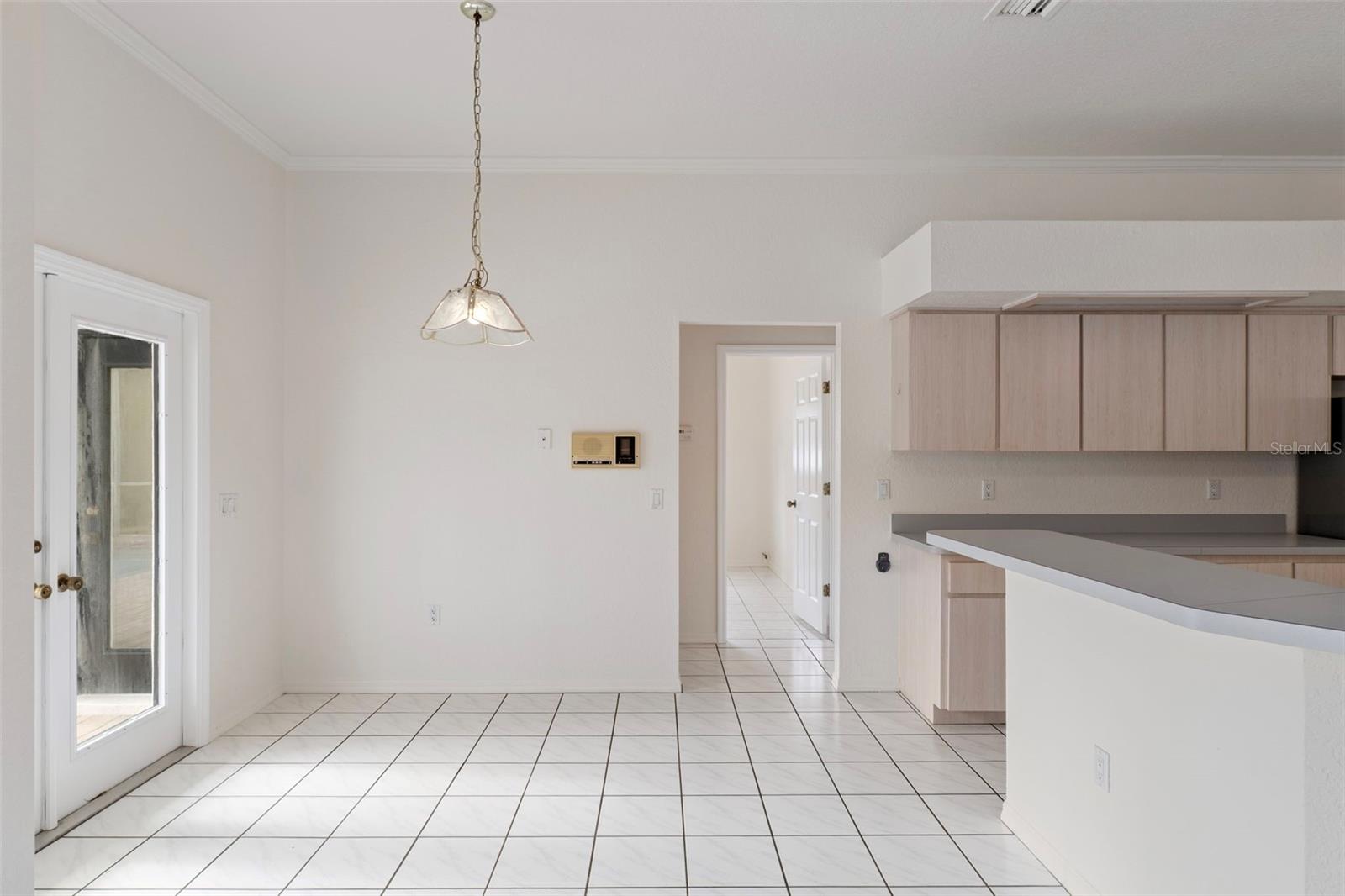 Listing photo id 15 for 2214 Meadow Lark Road