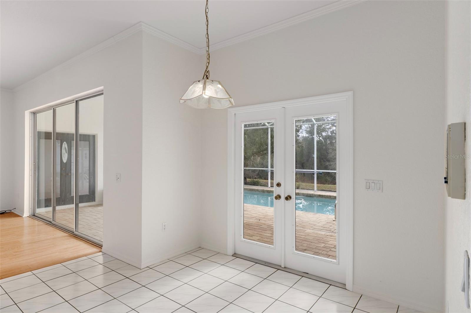 Listing photo id 16 for 2214 Meadow Lark Road