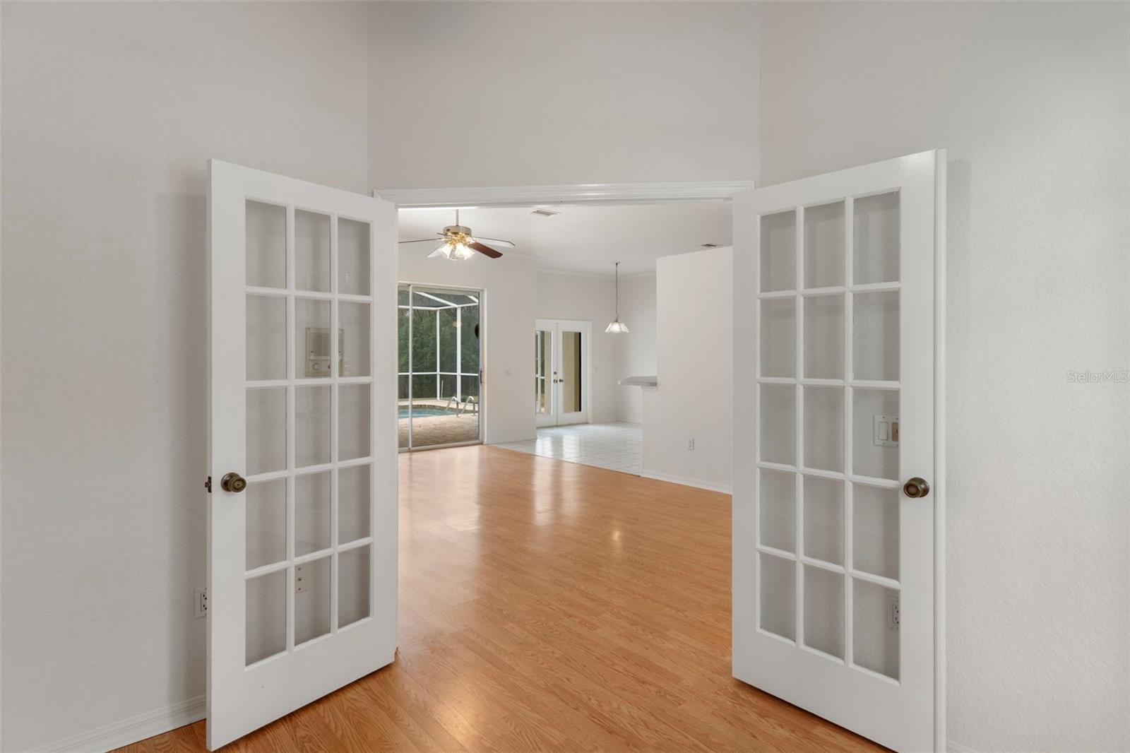 Listing photo id 18 for 2214 Meadow Lark Road