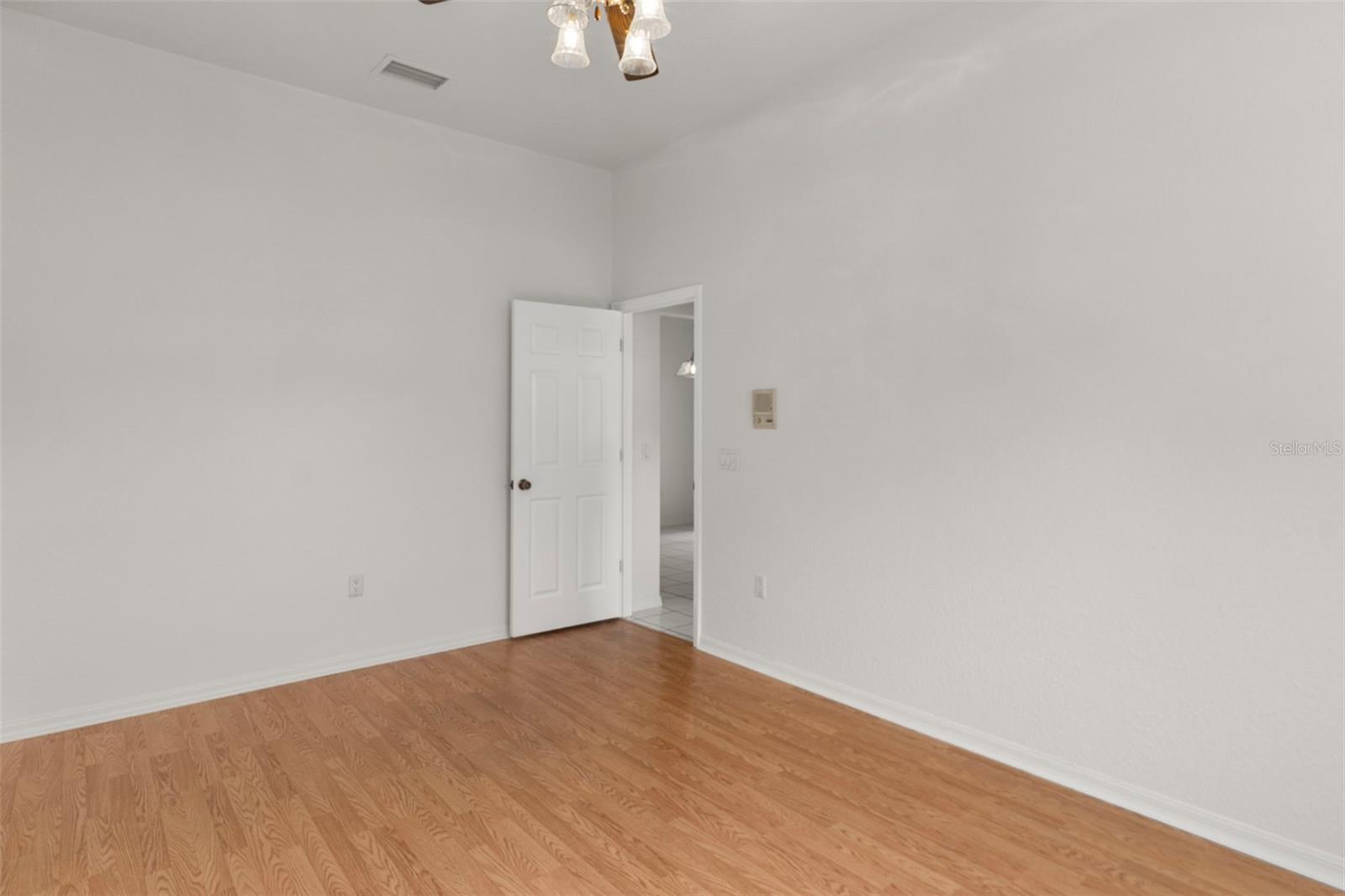 Listing photo id 32 for 2214 Meadow Lark Road