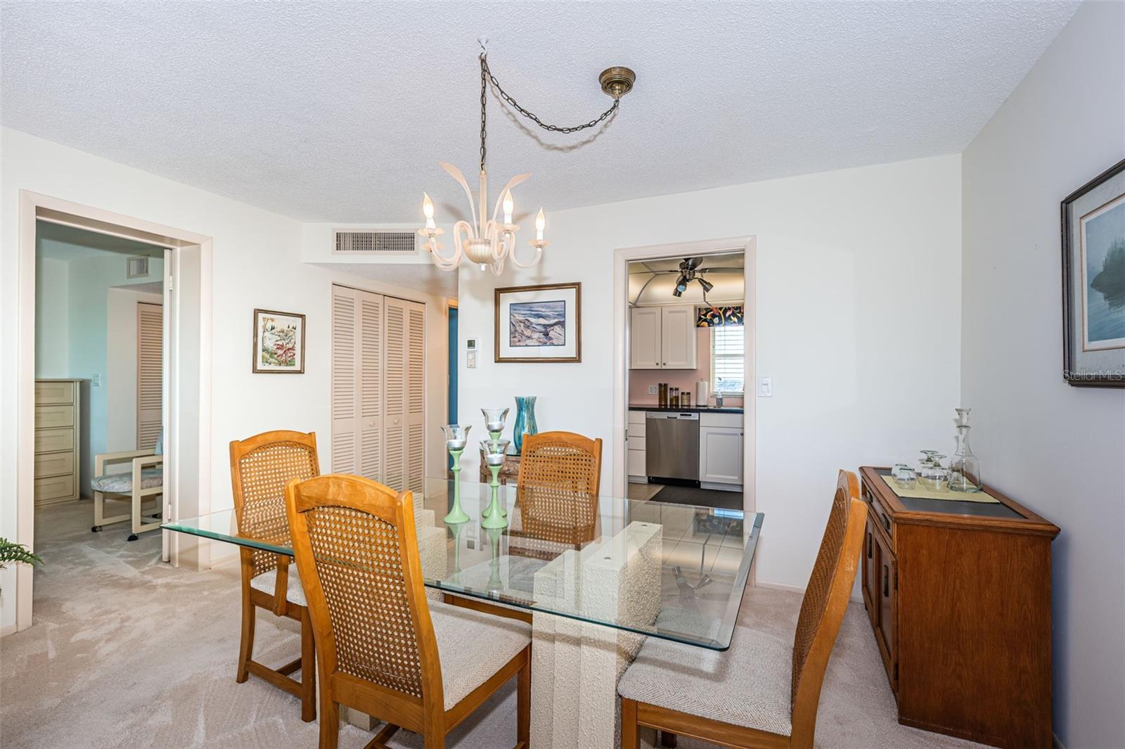 Image 11 of 51 For 4725 Cove Circle 808