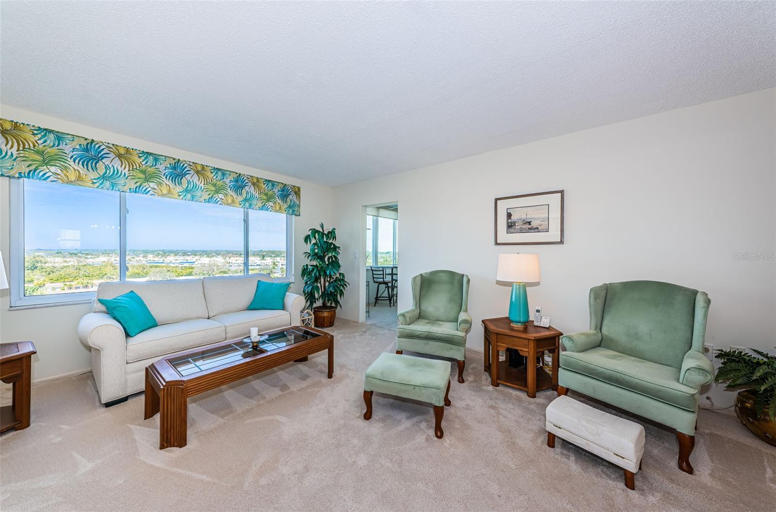 Image 14 of 51 For 4725 Cove Circle 808