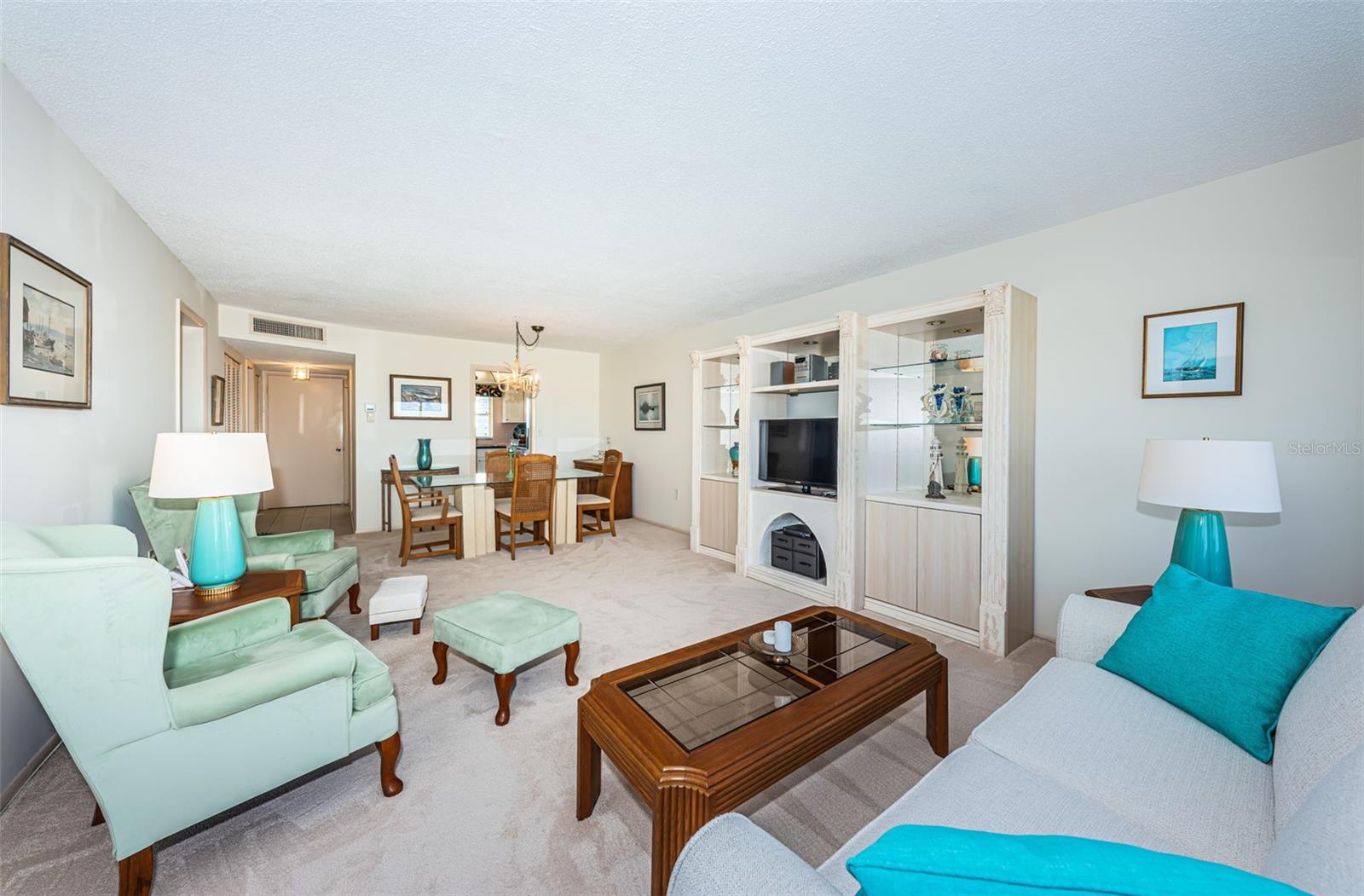 Image 15 of 51 For 4725 Cove Circle 808