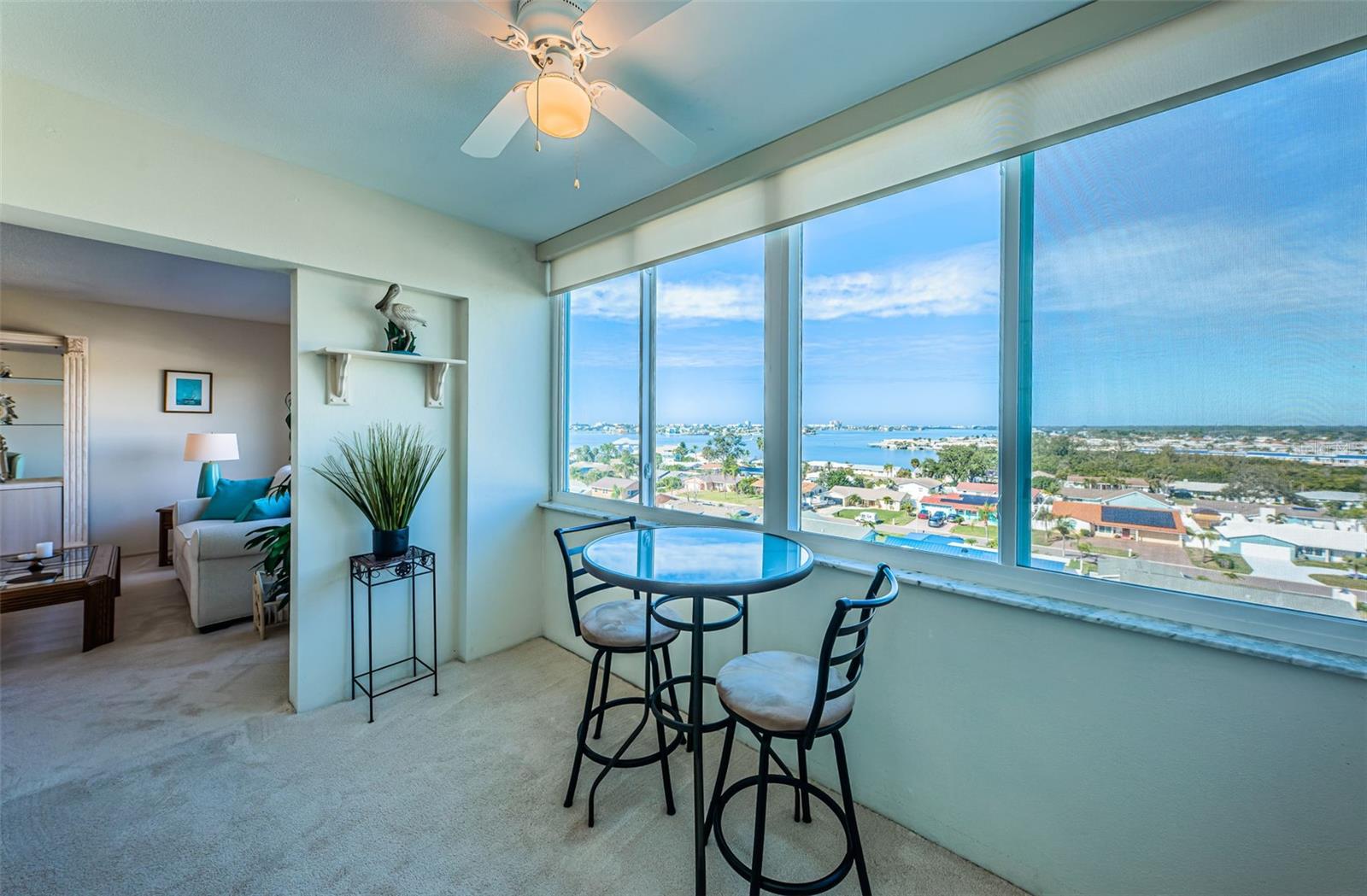 Image 18 of 51 For 4725 Cove Circle 808