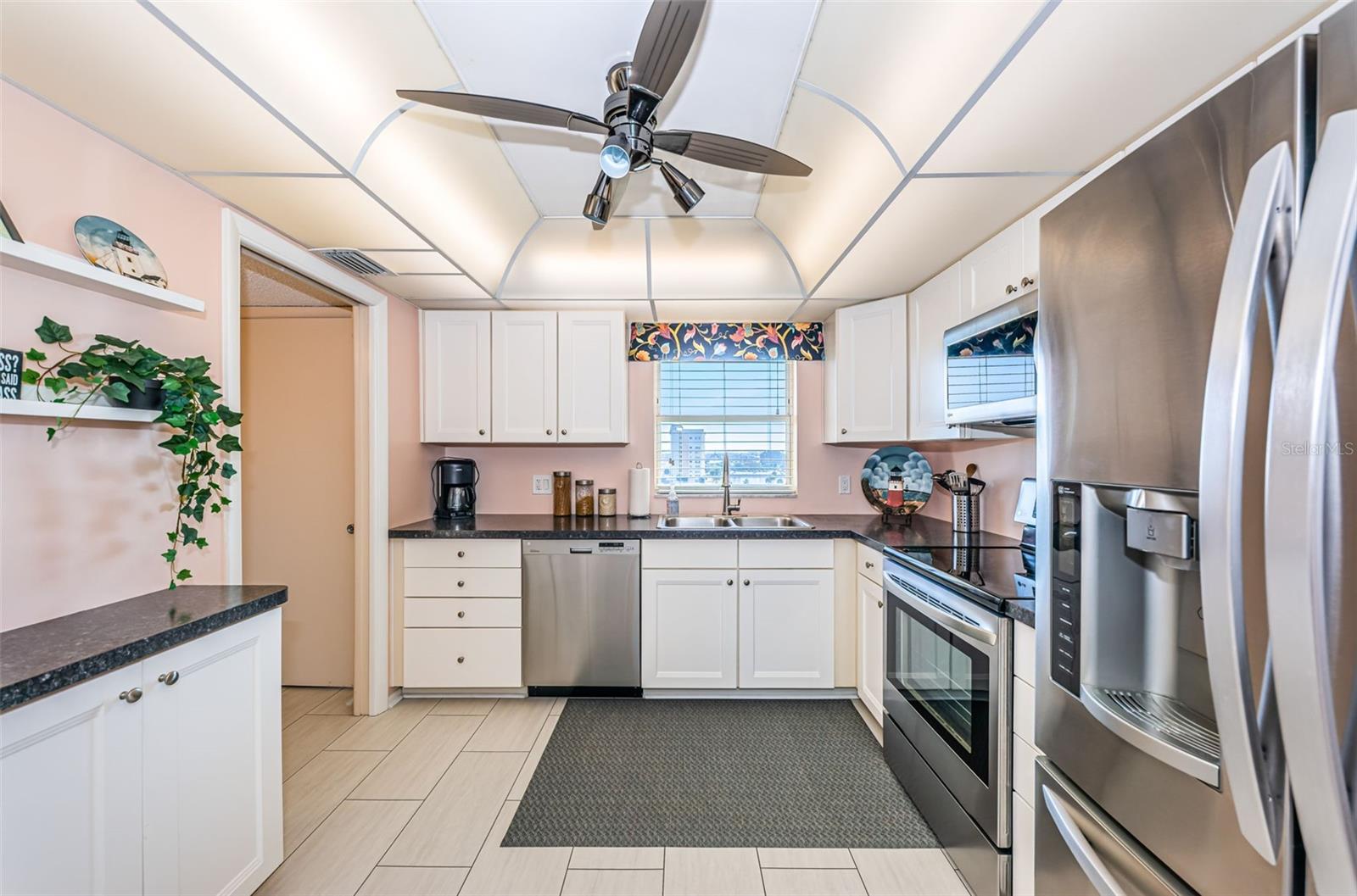 Image 6 of 51 For 4725 Cove Circle 808