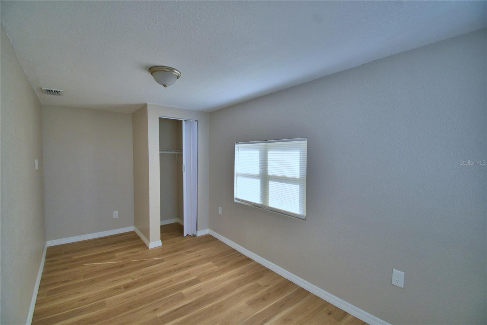 Image 12 of 42 For 108 Yale Avenue