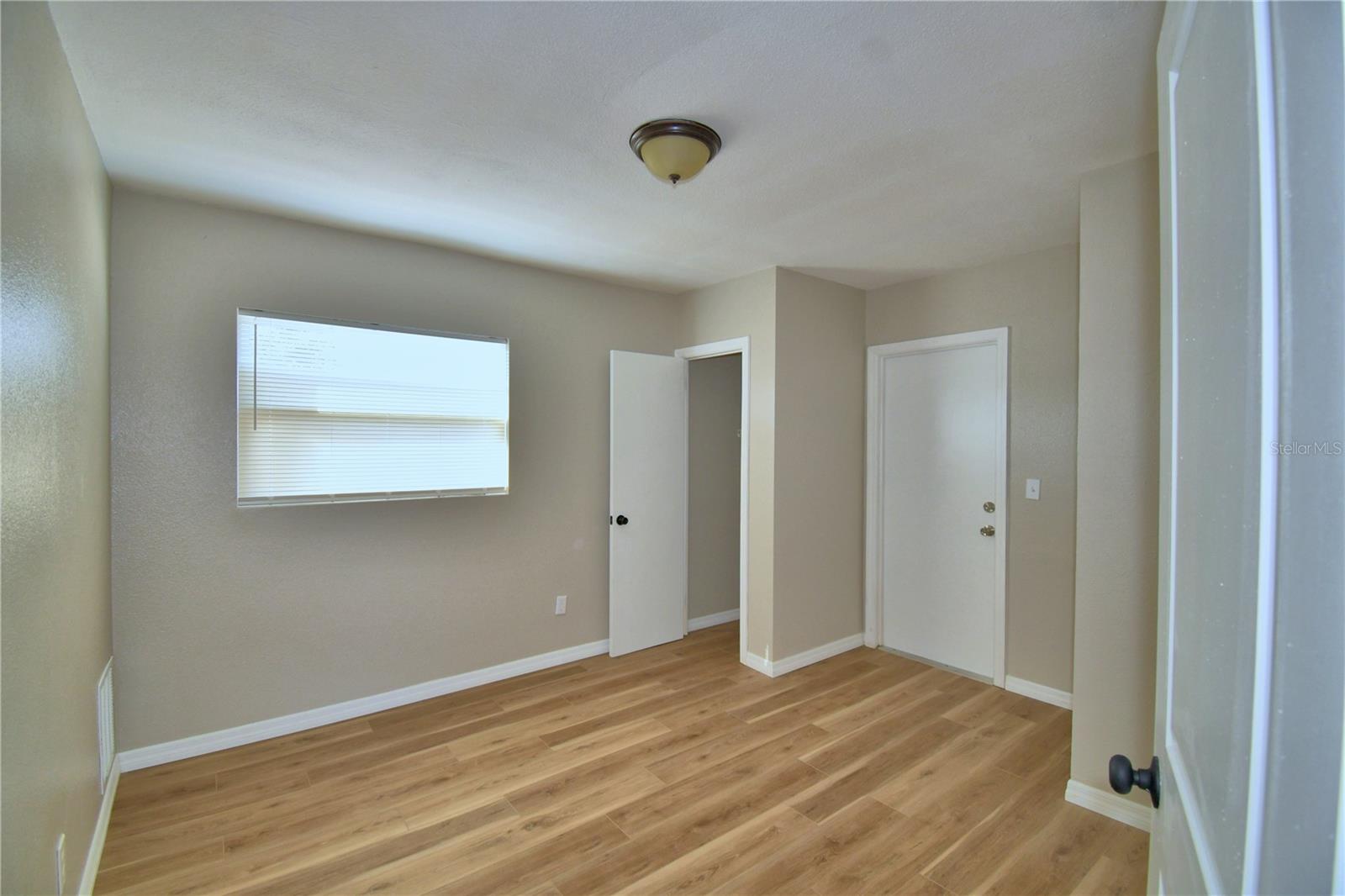 Image 17 of 42 For 108 Yale Avenue