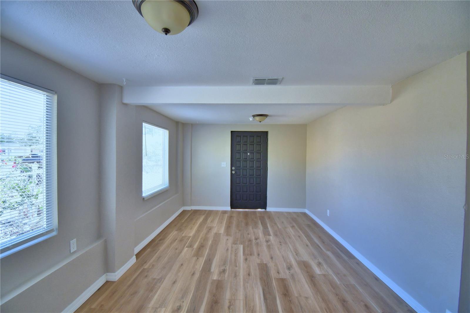 Image 23 of 42 For 108 Yale Avenue