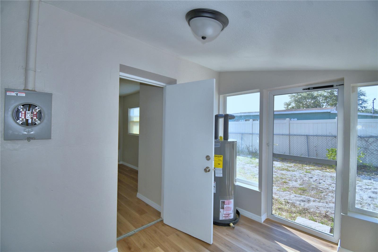 Image 29 of 42 For 108 Yale Avenue