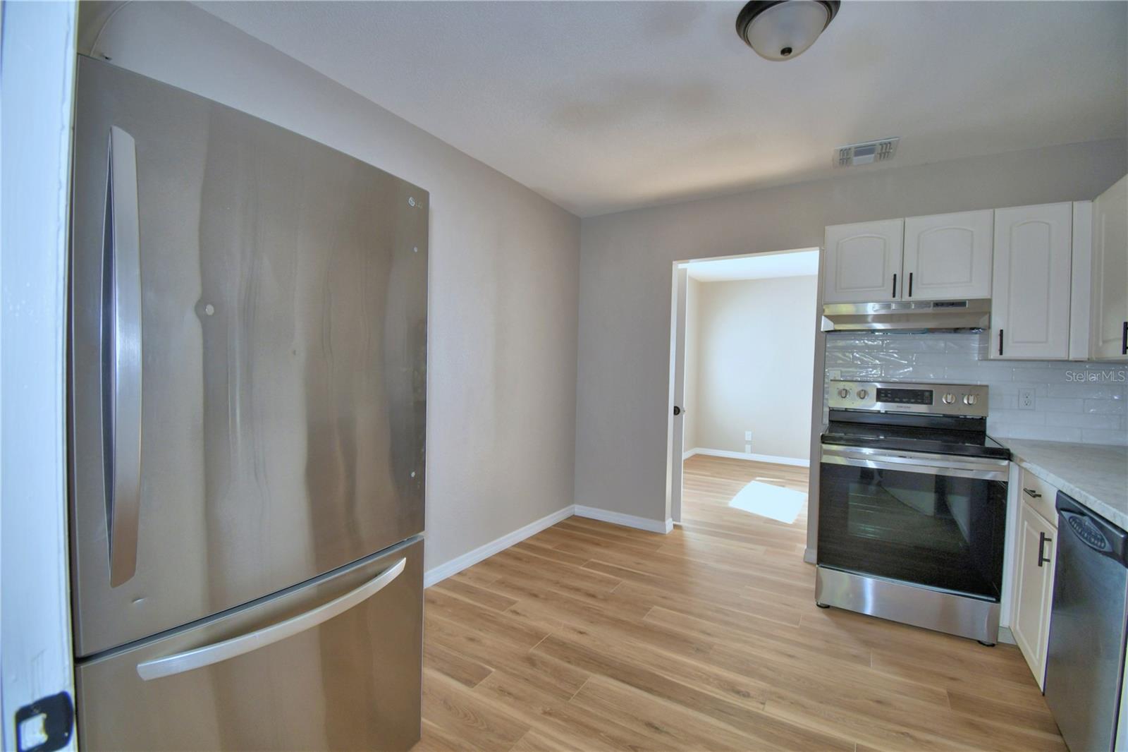 Image 3 of 42 For 108 Yale Avenue