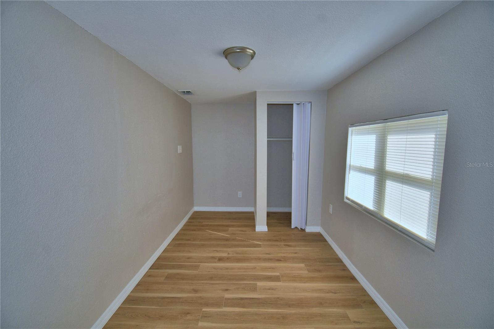 Image 31 of 42 For 108 Yale Avenue