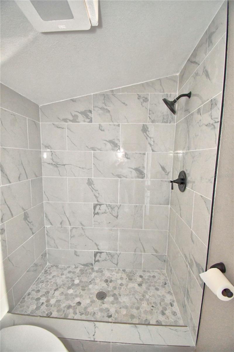 Image 8 of 42 For 108 Yale Avenue