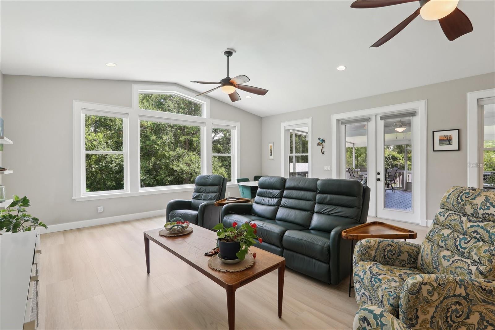 Image 11 of 79 For 1709 Main Street