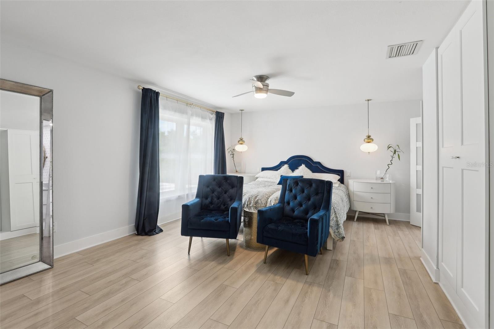 Image 22 of 79 For 1709 Main Street