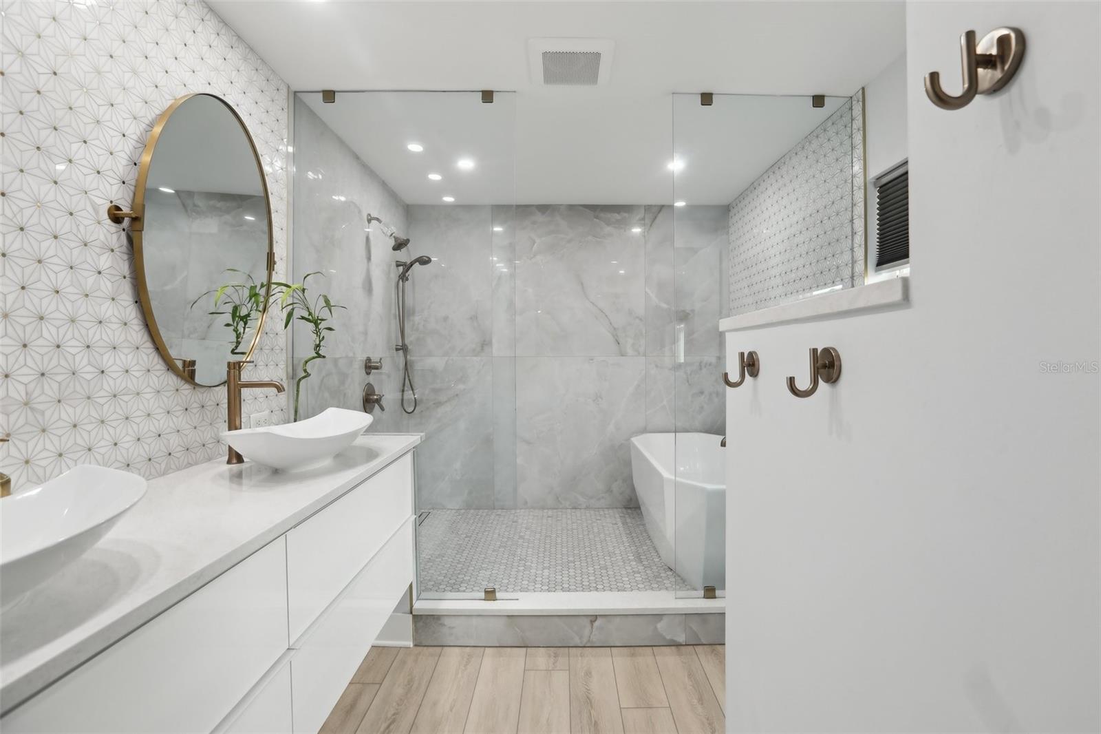 Image 24 of 79 For 1709 Main Street