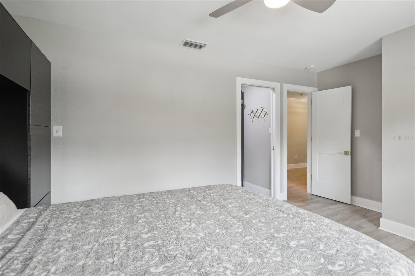 Image 32 of 79 For 1709 Main Street