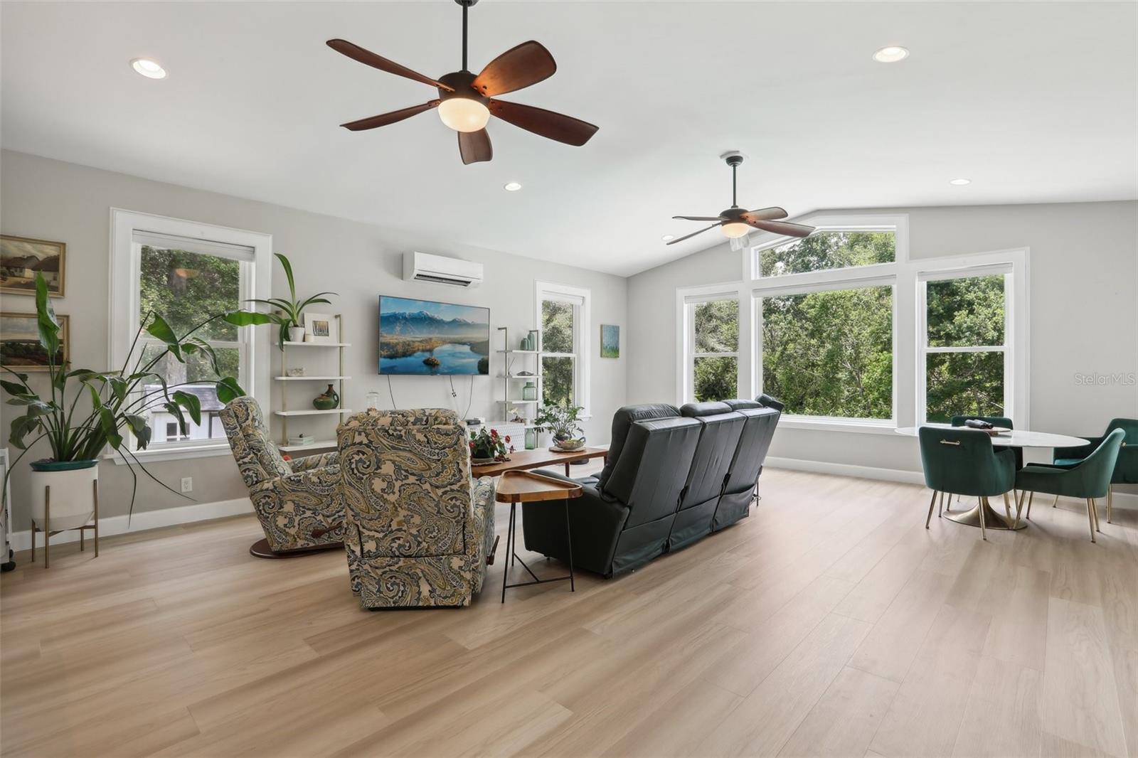 Image 9 of 79 For 1709 Main Street