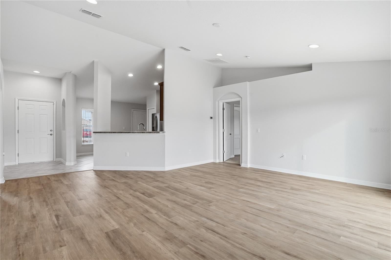 Image 3 of 16 For 5147 Magnolia Preserve Boulevard