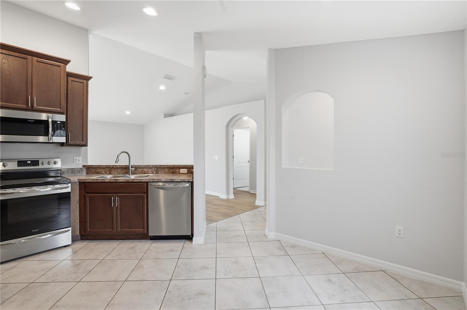 Image 5 of 16 For 5147 Magnolia Preserve Boulevard