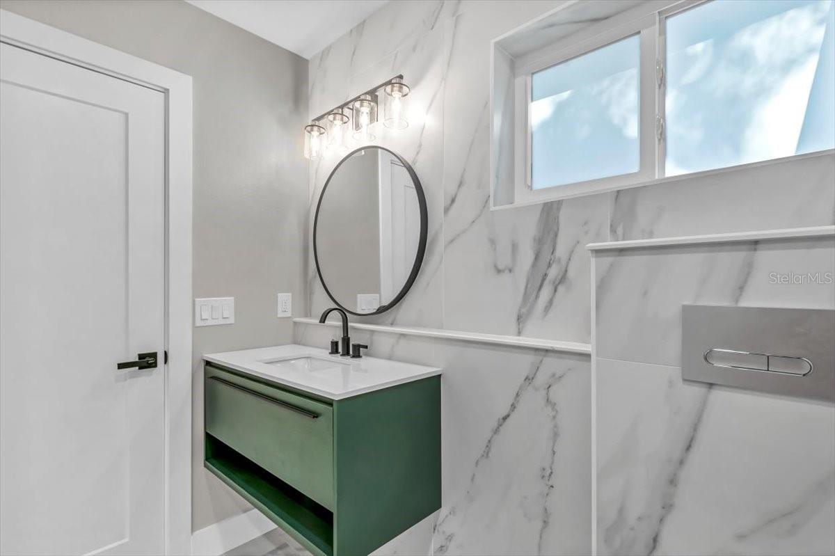 Image 15 of 41 For 525 Lamara Way Ne