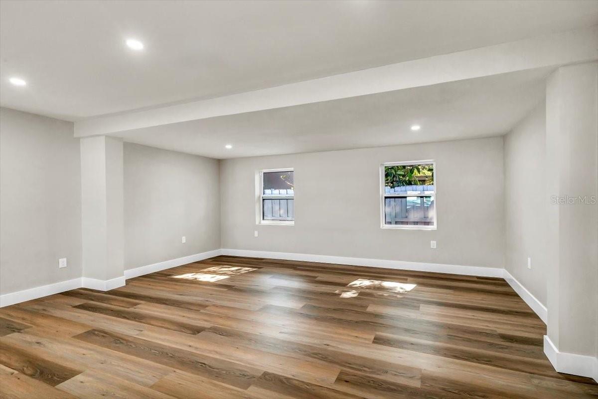 Image 28 of 41 For 525 Lamara Way Ne