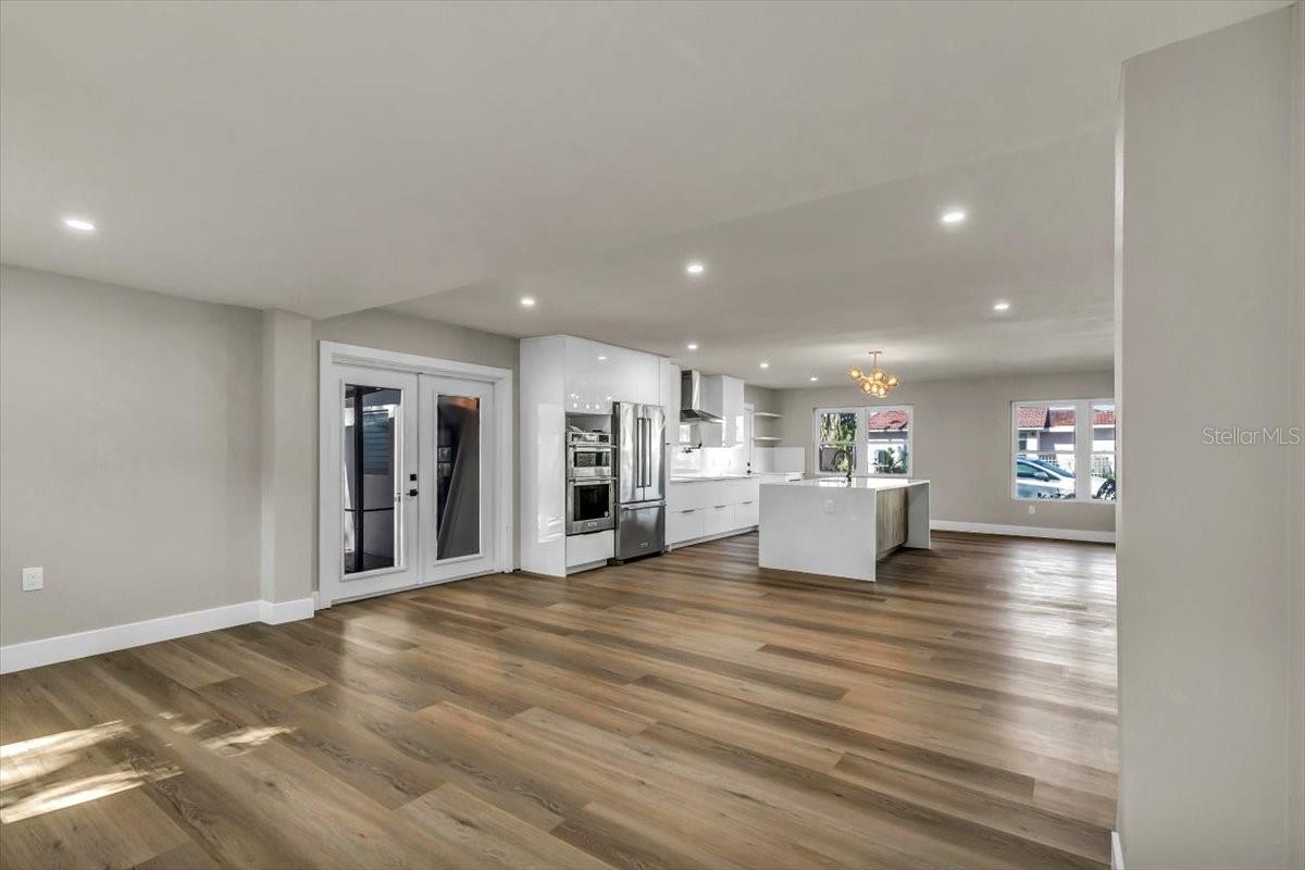 Image 30 of 41 For 525 Lamara Way Ne