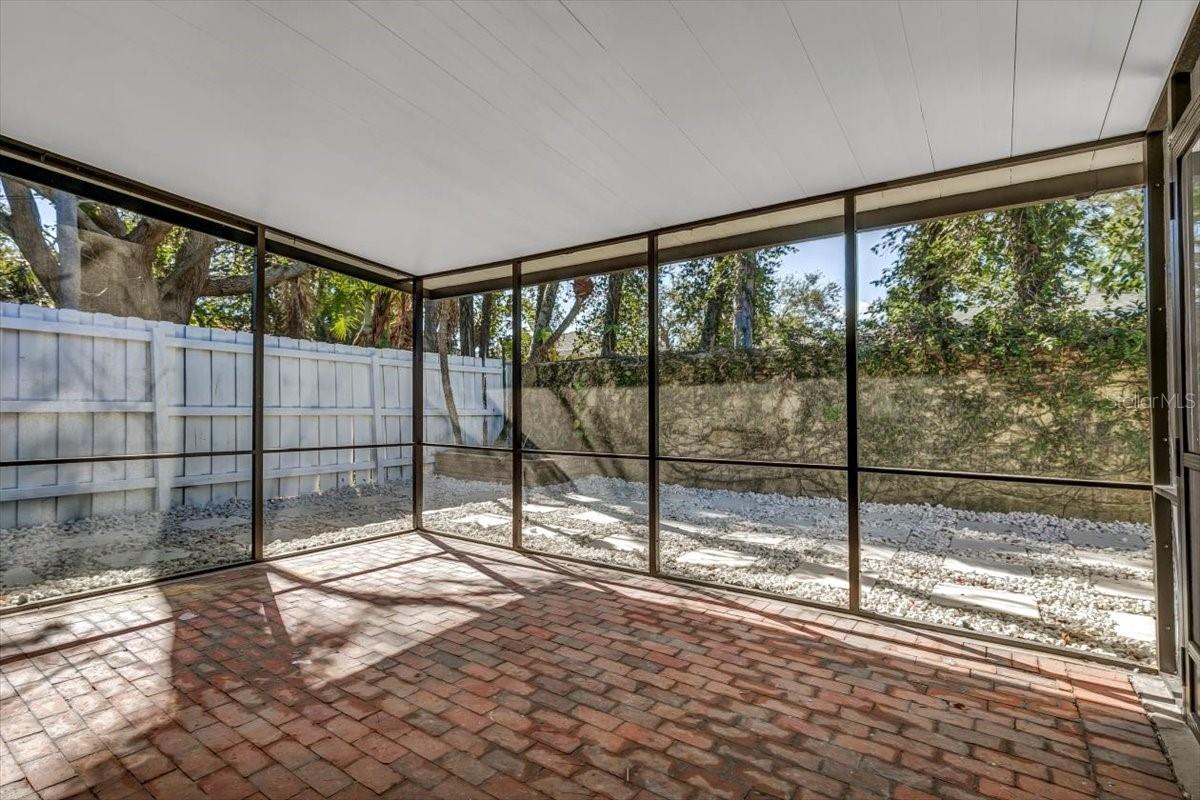 Image 37 of 41 For 525 Lamara Way Ne