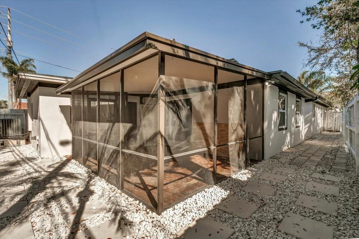 Image 38 of 41 For 525 Lamara Way Ne