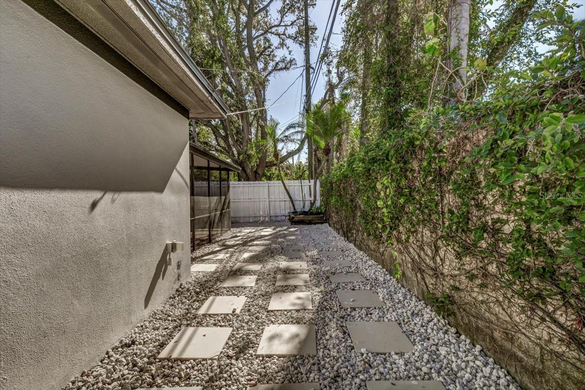 Image 40 of 41 For 525 Lamara Way Ne